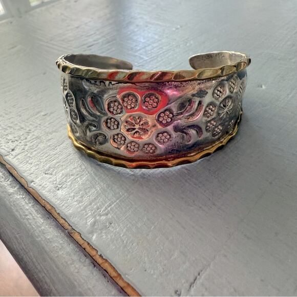 925 Sterling Silver Mexico Etched Flowers Cuff Bracelet - Picture 10 of 13